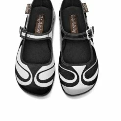 HOT CHOCOLATE DESIGN CAMELIA